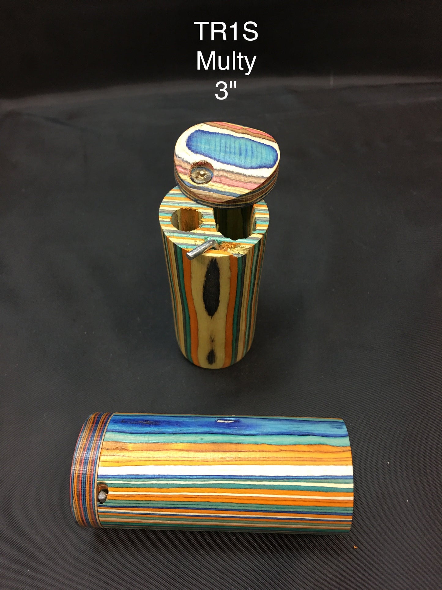 Round Multicolored Dugout TR1S contains poker
